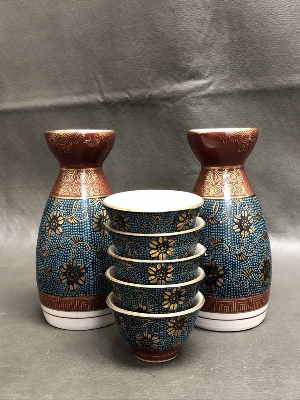 Kutani-ware Japanese Vintage Sake Set 2 Decanters /5 Porcelain Tea Cup